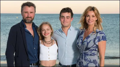 Complétez le titre de la série : Demain nous...