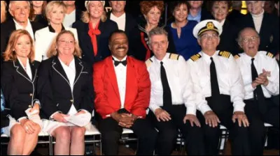 Complétez le titre de la série : La croisière...