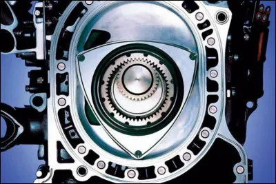 Quelle marque française a proposé des modèles à moteur rotatif Wankel dans les années 70 ?