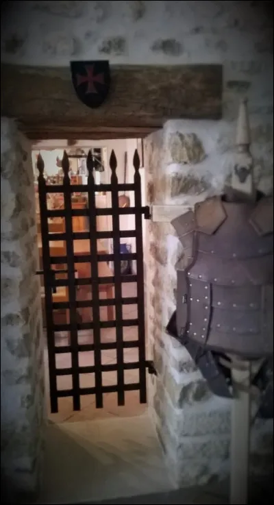 Complétez : 
"Í húfi var landið og heiður..."