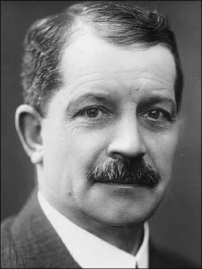 Qui est Léon, inventeur et industriel, pionnier de l'industrie mondiale du cinéma, fondateur de la société qui porte son nom ?