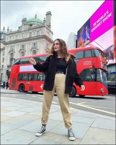 A-t-elle fait un street style ? Si oui, avec quelle marque ?