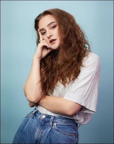 Quelles études a-t-elle fait avant d'abandonner pour YouTube ?