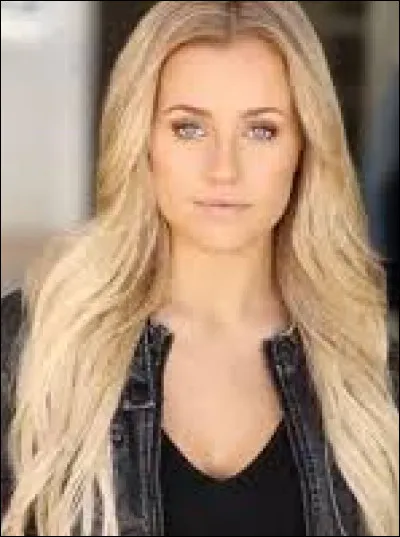 Léna se met en couple avec qui, dans la saison 2 ?