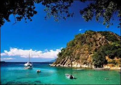 Quel océan borde la Guadeloupe ?
