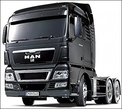 Quelle est la marque de ce camion ?