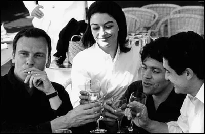 1966 > L'acte fondateur de l'influence brésilienne en France restera assurément ce film de Claude Lelouch [lequel ?], avec des reprises de Baden-Powell et Vinicius de Moraes par ...