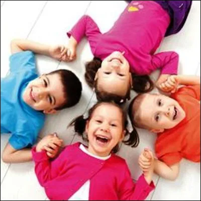 Quelle chanteuse a connu le succ&egrave;s en 2009 avec le single "Comme des enfants" ?