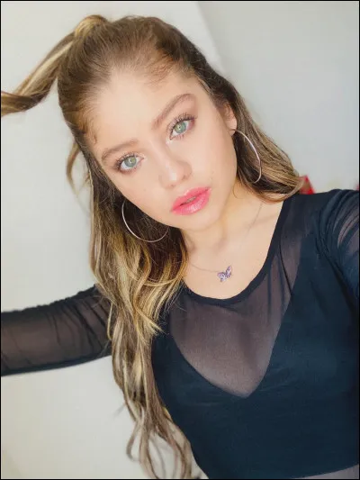 Quand a-t-elle créé sa chaîne YouTube ?