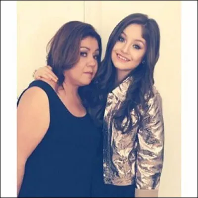 Comment s'appelle sa mère ?