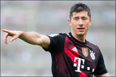 Qui est ce footballeur ?