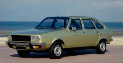 Un observateur peu attentif pourrait se m&eacute;prendre et confondre cette routi&egrave;re avec un autre mod&egrave;le du m&ecirc;me constructeur. Avant de continuer, quel est le nom de cette routi&egrave;re ?