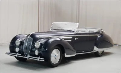 J'esp&egrave;re qu'il y a des amateurs de voitures de prestige et d'anciennes, ce serait regrettable d'oublier ces mod&egrave;les qui font la fiert&eacute; de l'automobile fran&ccedil;aise. Commen&ccedil;ons avec cette premi&egrave;re voiture, saurez-vous me la nommer ?
