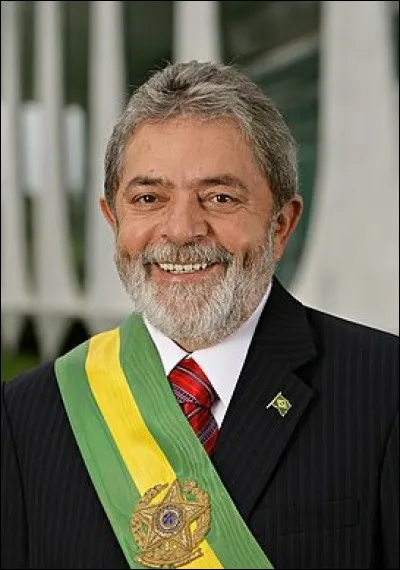 Cet ancien syndicaliste a remporté les élections en octobre 2002. Qui est ce président déchu ayant purgé une peine de prison ?