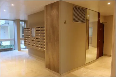 Je souhaite mettre en vente mon appartement et mon immeuble est géré par un syndic professionnel, suis-je dans l'obligation de l'avertir de la mise en vente ?