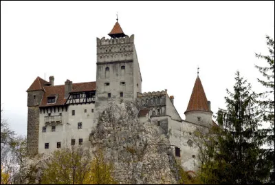 C'est en Roumanie que vous devrez aller, plus pr&eacute;cis&eacute;ment &agrave; Bran, en Transylvanie, pour voir ce ch&acirc;teau :