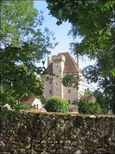 Je vous emm&egrave;ne en Auvergne-Rh&ocirc;ne-Alpes &agrave; la d&eacute;couverte du ch&acirc;teau de la Souche, &agrave; Doyet. Commune de l'arrondissement de Montlu&ccedil;on, elle se situe dans le d&eacute;partement ...
