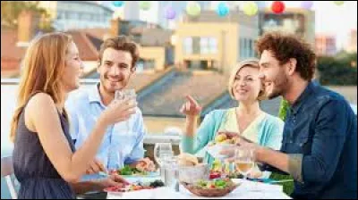 Tu es invité à dîner chez des amis, que ramènes-tu ?