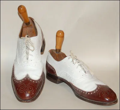 Donne des coups sur la tête, c'est le...