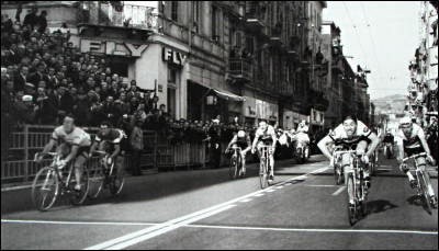 Né en 1945, Eddy Merckx remporte à 20 ans, en mars 1966, une grande course classique internationale ; il récidive l'année suivante dans cette course qu'il remportera à sept reprises. Il s'agit de ...