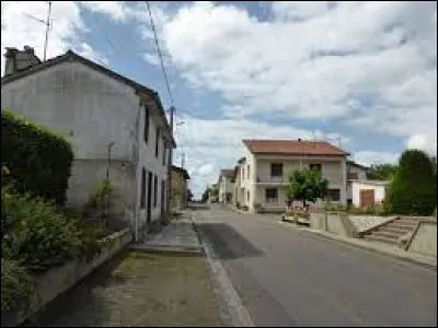 Village occitan, dans l'arrondissement de Condom, Monclar se trouve dans le département ...