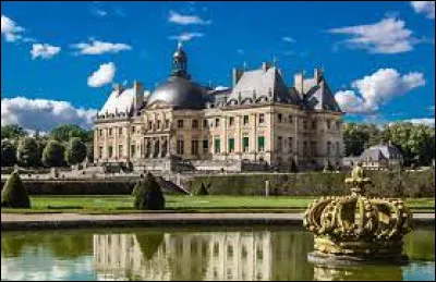 Pour quel homme politique important du XVIIe siècle le château de Vaux-le-Vicomte a-t-il été construit ?