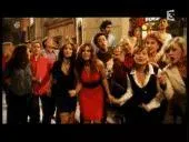 Quelle chanson connue les acteurs ont-ils repris dans un clip ?