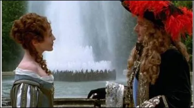 Littérature : De quelle favorite royale Françoise Chandernagor a-t-elle relaté les mémoires dans le roman "L'allée du roi" ?