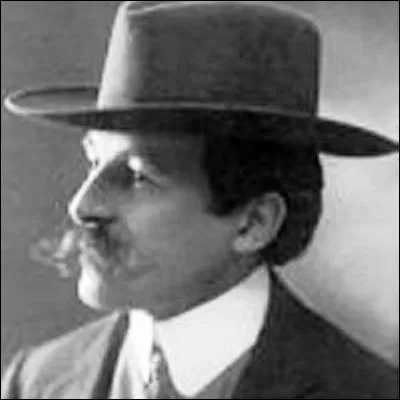 Quel personnage cr&eacute;&eacute; par Maurice Leblanc m&egrave;ne l�enqu&ecirc;te dans "L�Aiguille creuse" ?