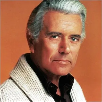 Quel feuilleton t&eacute;l&eacute;vis&eacute; suit la vie de la riche famille Carrington, dont le patriarche est jou&eacute; par John Forsythe ?