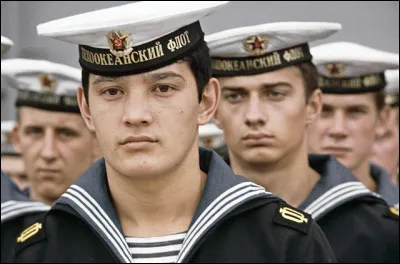 &laquo; M &raquo;...comme &laquo; Marini&egrave;re &raquo; > Ce n'est pas qu'une recette de moules ! Quelle fut la 1e marine nationale &agrave; l'adopter dans son uniforme ?