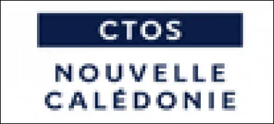 Quel est le sport populaire en dehors du football qui est pratiqué par les femmes indigènes en Nouvelle-Calédonie ?