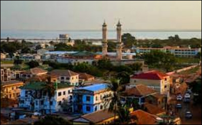 De quel pays la ville de Banjul est-elle la capitale ?
