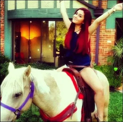 Quand a-t-elle fait son tatouage de croissant de lune ?