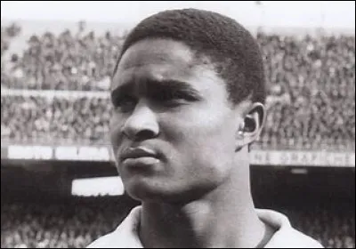 Qui est cet ancien joueur ?