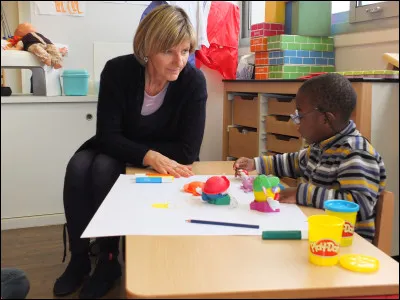 C'est un établissement qui permet de dépister, traiter et rééduquer les enfants présentant un handicap avant leur scolarité. Les professionnels présents s'occupent des jeunes enfants. (0 à 6 ans)