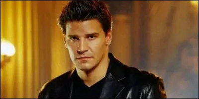 Qui Angel tue-t-il lorsqu'il devient Angelus ?