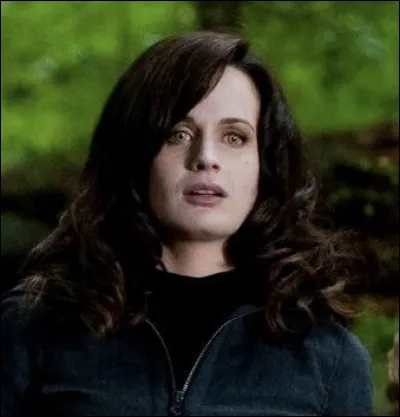 Qui a transformé Esmée ?