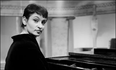 Lequel de ces titres fait parti du répertoire de la chanteuse Barbara ?