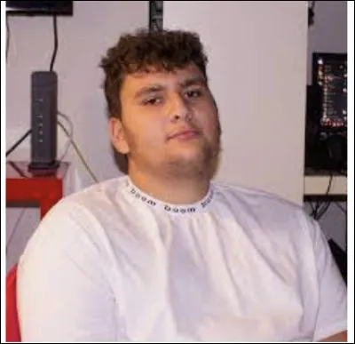 Qui ce youtubeur est-il ?