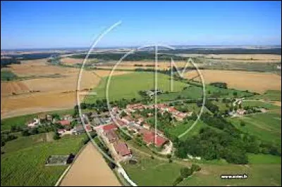 Village du Grand-Est, dans l'aire d'attraction de Verdun , Les Trois-Domaines se situe dans le département ...