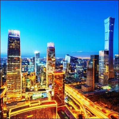 Quel palais imp&eacute;rial de P&eacute;kin, construit au XVe si&egrave;cle, s�&eacute;tend sur une superficie de 72 hectares ?