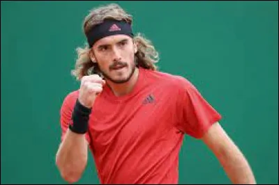 Le joueur de tennis Stéfanos Tsitsipás est russe.