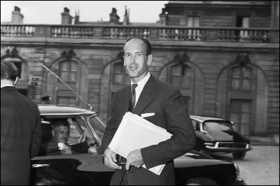De quel département est-il élu député en 1956 ?