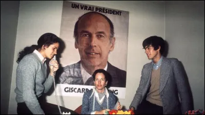 En plus de faire voter la dépénalisation de l'interruption volontaire de grossesse, le divorce par consentement mutuel, l'élargissement du droit de saisine du Conseil constitutionnel et la fin de la tutelle de la télévision publique, que fait-il encore voter ?