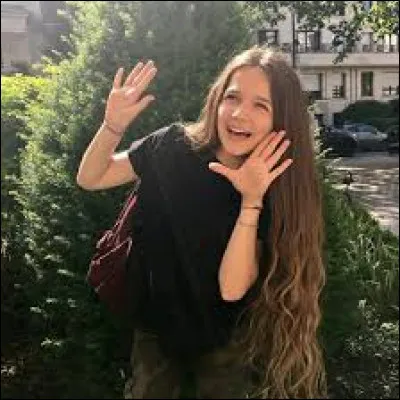 Comment s'appellent son frère et ses s&oelig;urs ?