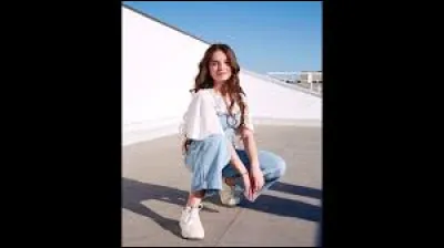 Qui a écrit son album ?