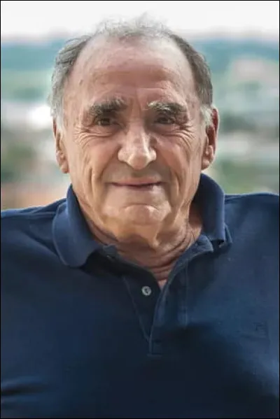 À quelle date décède-t-il, à l'âge de 84 ans à Paris ?