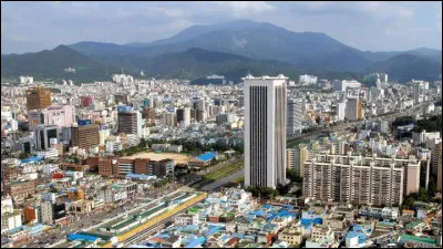 Gwangju, 1,4 million d'habitants, est une ville d'...