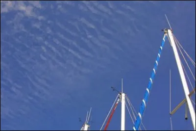 Météorologie : Comment se nomment ces nuages observables surtout l'été ?